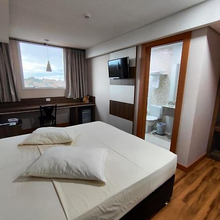 Hotel Maestro Executive Toledo โตเลโด ภายนอก รูปภาพ