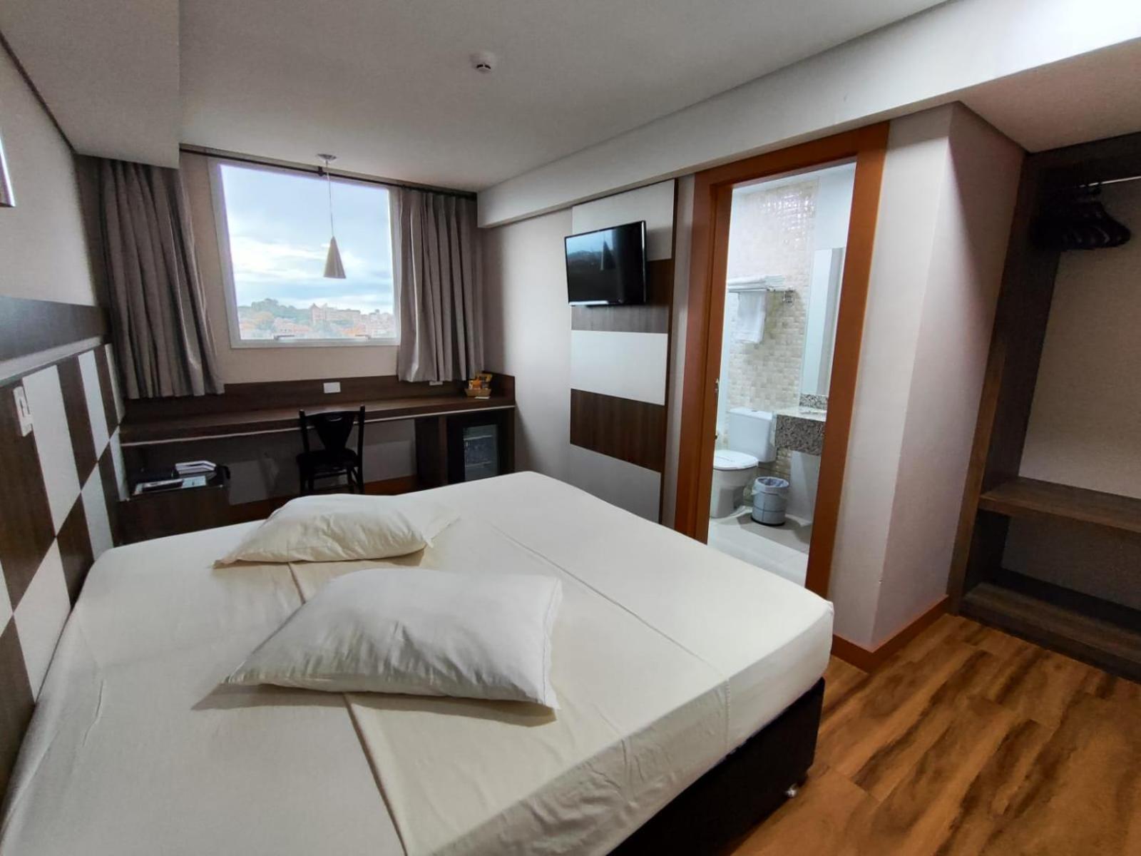 Hotel Maestro Executive Toledo โตเลโด ภายนอก รูปภาพ
